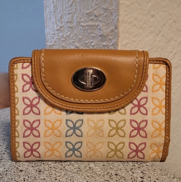 Relic Handbags - Relic Tan Wallet with Geometric Pattern and Leather Trim